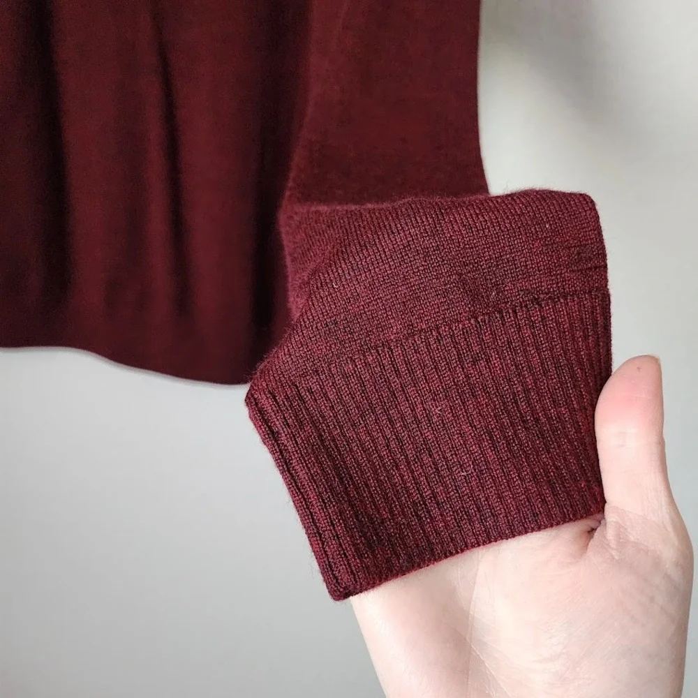 BANANA REPUBLIC 100% Merino Wool fine knit crewneck sweater in maroon XL